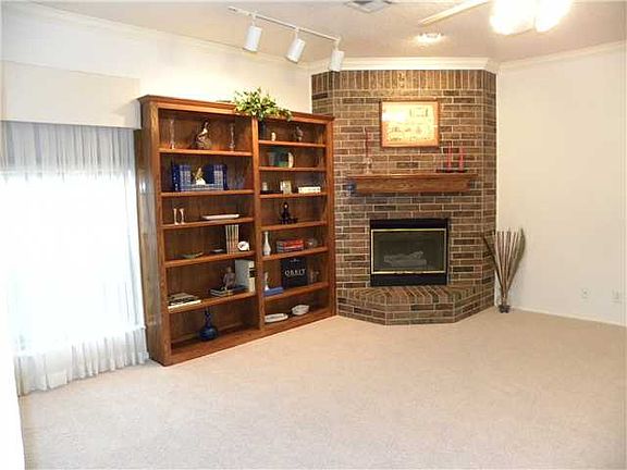 5th image of 15912 Sonoma Ct