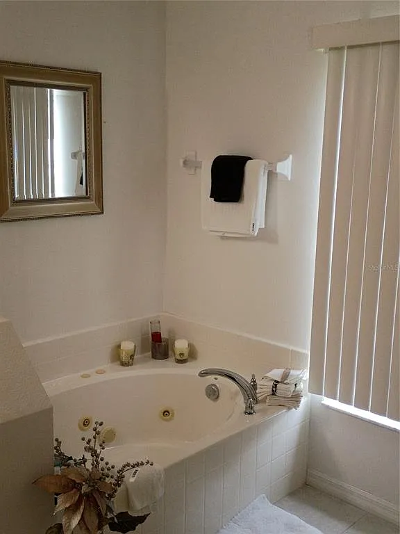 3 bed, 2.0 bath, 2020 sqft, $2,100 — Photo 4