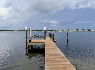 342 Ling A Mor Ter S, Saint Petersburg, FL 33705