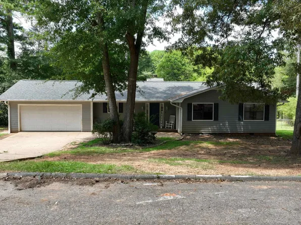 925 Henry Ct SW, Jacksonville, AL 36265