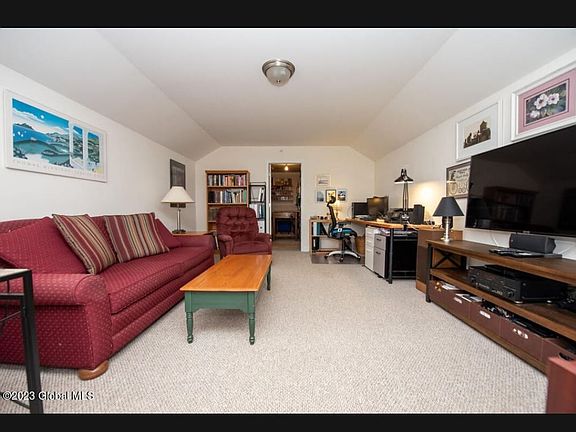 3rd image of 48 Kendall Dr Unit 48