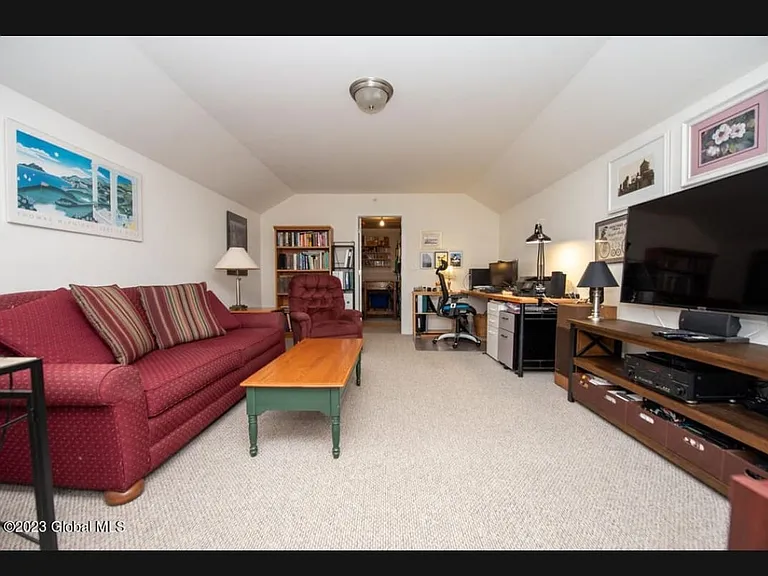 48 Kendall Dr #48 — Photo 3