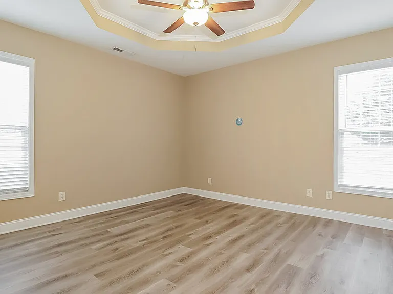 4493 Canterbury St — Photo 13