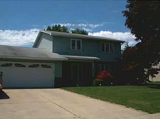 1733 Ashfield Dr, Maumee, OH 43537