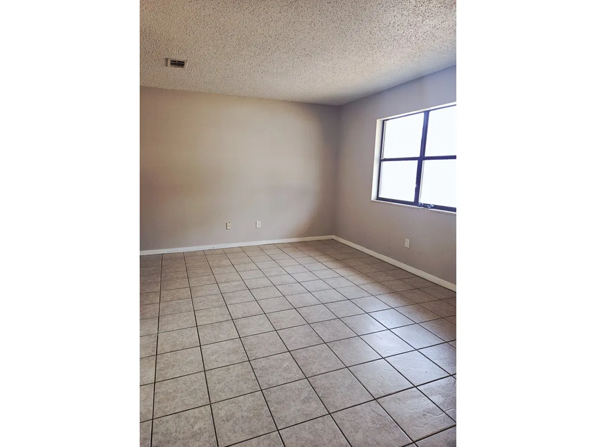 Building Photo - 7240 Hilburn Rd #1D