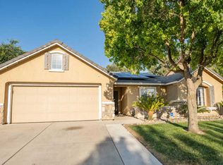 1086 Stoney Creek St, Tulare, CA 93274