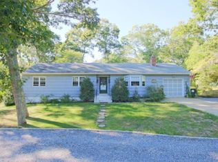 1651 Noyack Rd, Southampton, NY 11968