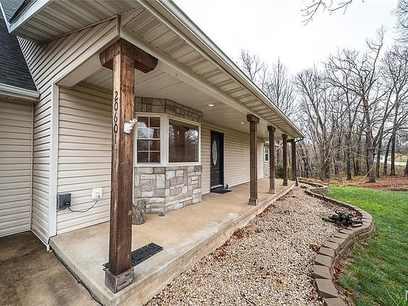 5th image of 20601 Laramie Rd