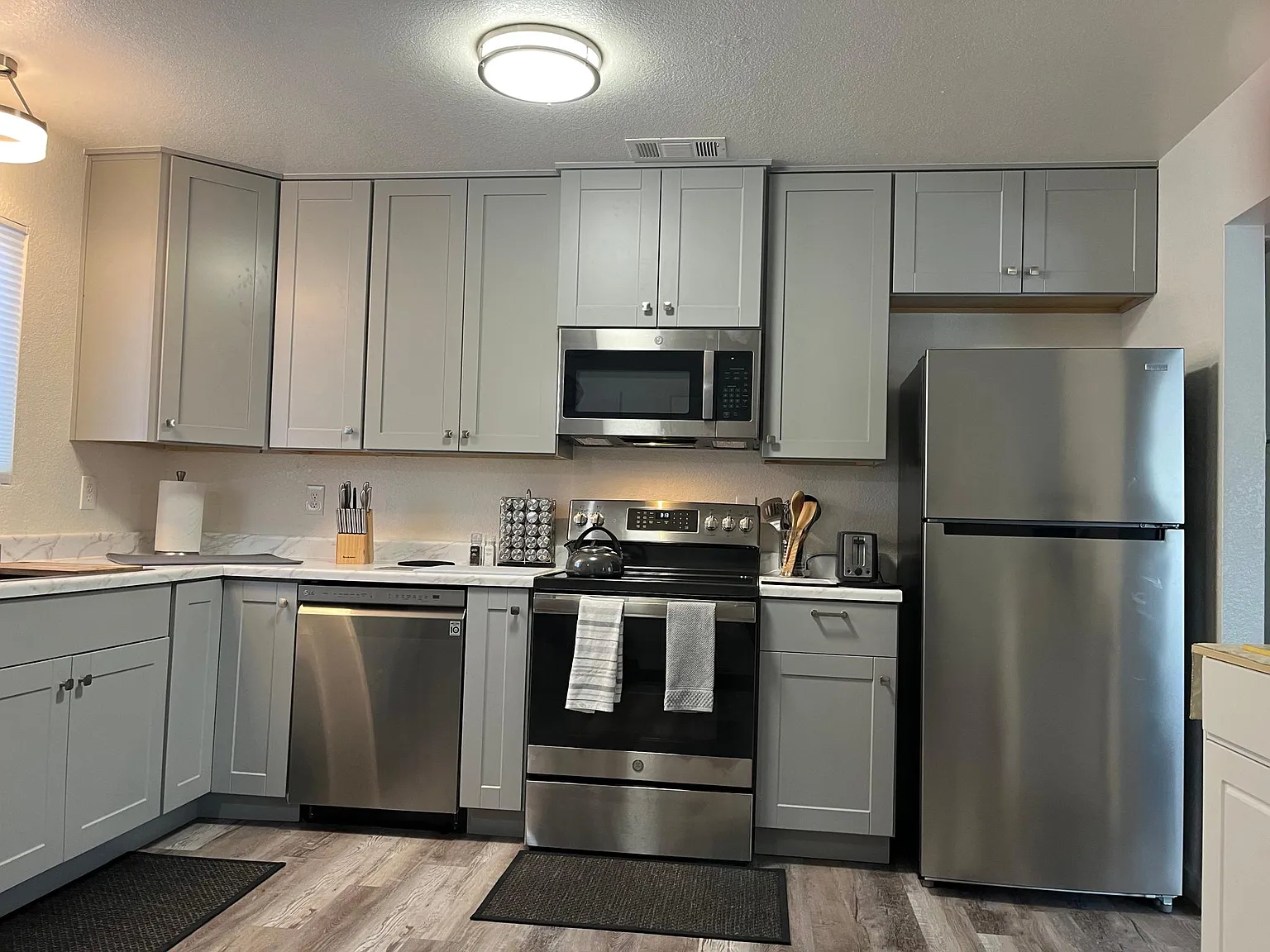 1276 Pershing St — Photo 3
