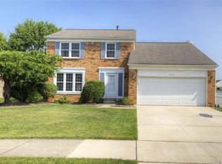 45088 Saltz Rd, Canton, MI 48187