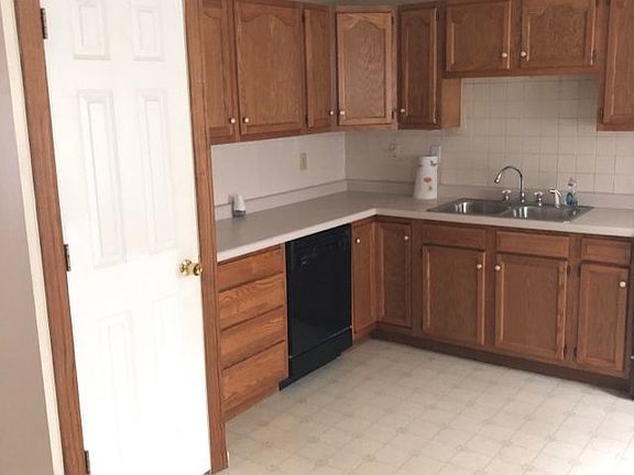 3rd image of 2639 N Belmar Ave