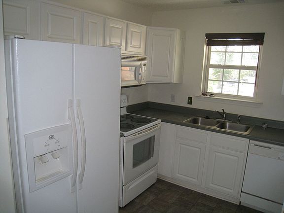 2nd image of 310 Tibet Ave APT 28