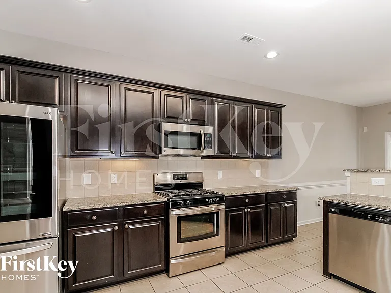2675 Lamplight Cir — Photo 5