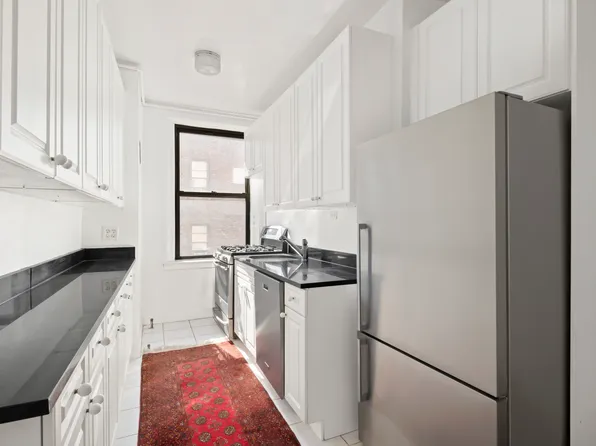 473 West End Avenue image 8 of 12