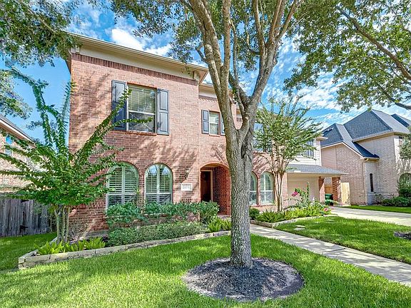 28018 Gadwall is situated on a large lot with mature trees, sprinkler system and Porte Cochere.