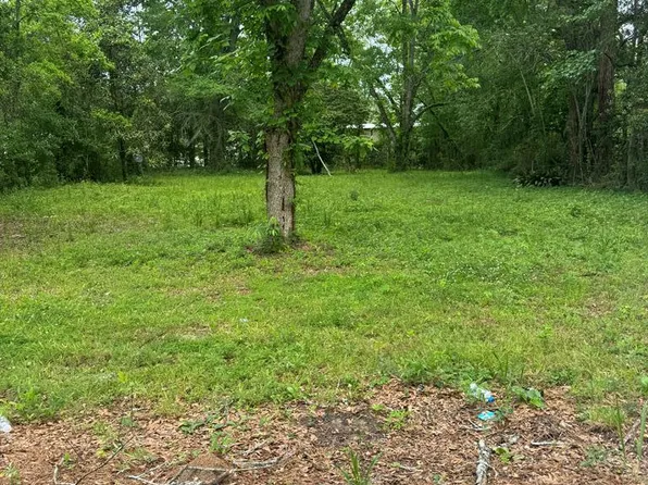 1227 S 17th Ave, Laurel, MS 39440
