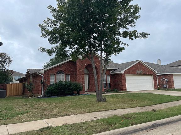 3rd image of 309 E Clover Park Dr
