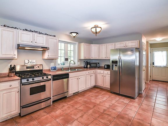 3rd image of 262 Whittington Street