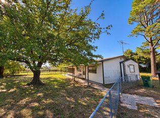 3048 Green Meadows Rd, Granbury, TX 76049