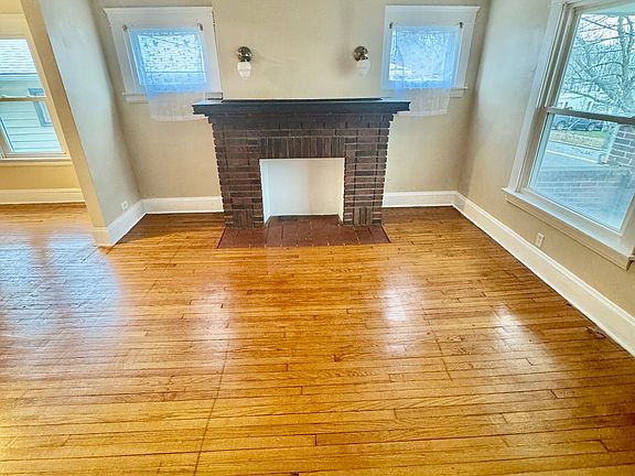 3rd image of 106 W Grace St Floor 1