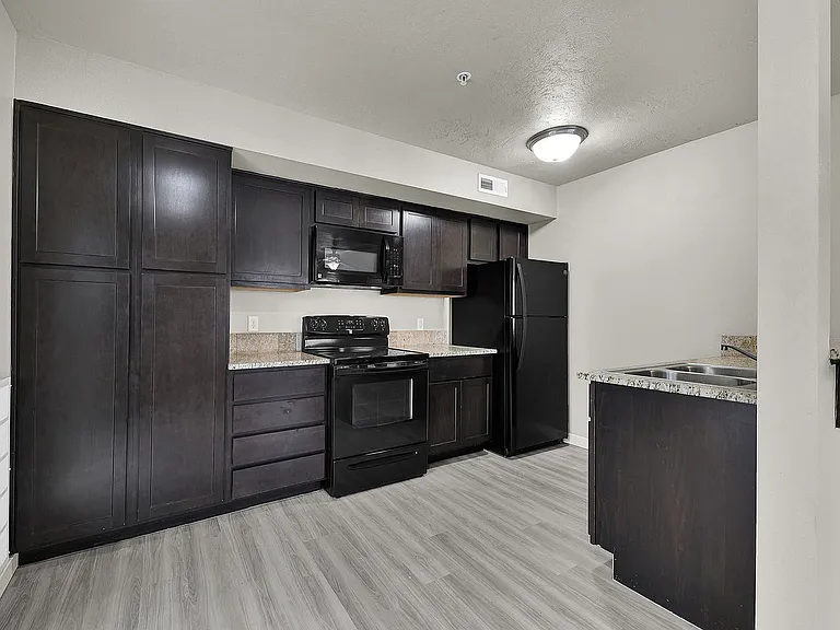 Centerpoint Townhomes — Photo 28