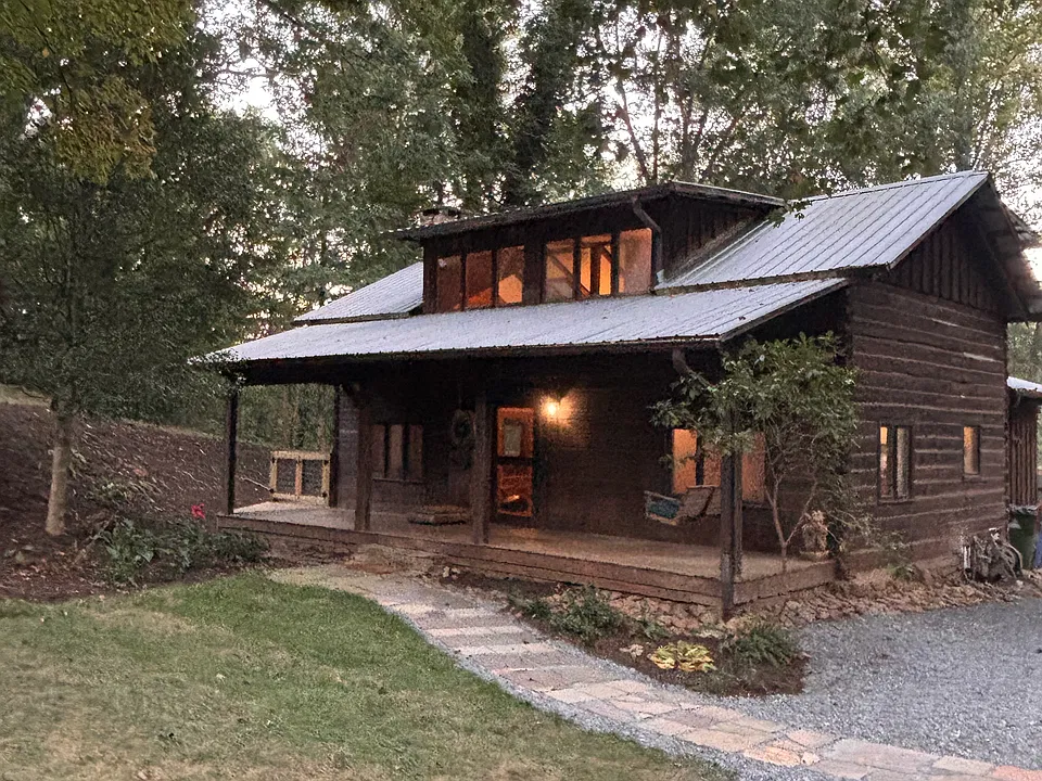 18 Marlborough Dr