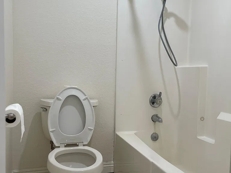 1215 Bayport Cir — Photo 15