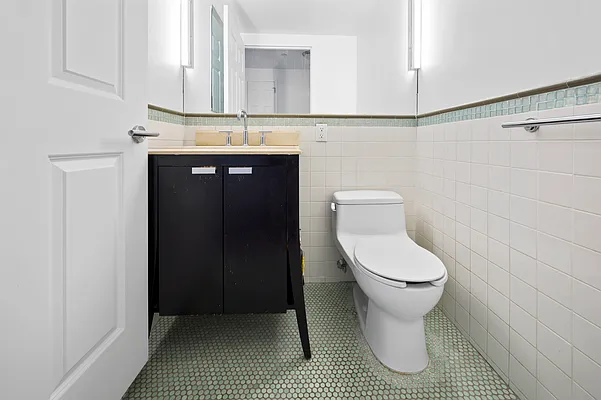 Sold by Nest Seekers International | media 17