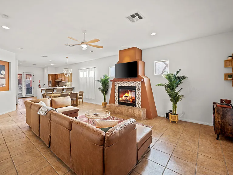 13334 Hidalgo St — Photo 5