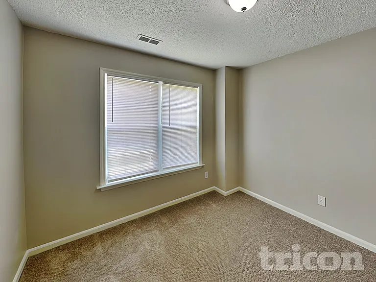 7198 Oxford Bluff Dr — Photo 10