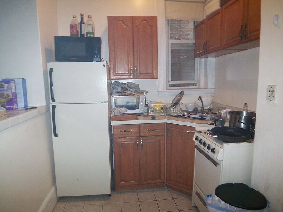 2nd image of 20 Hemenway St APT 2A