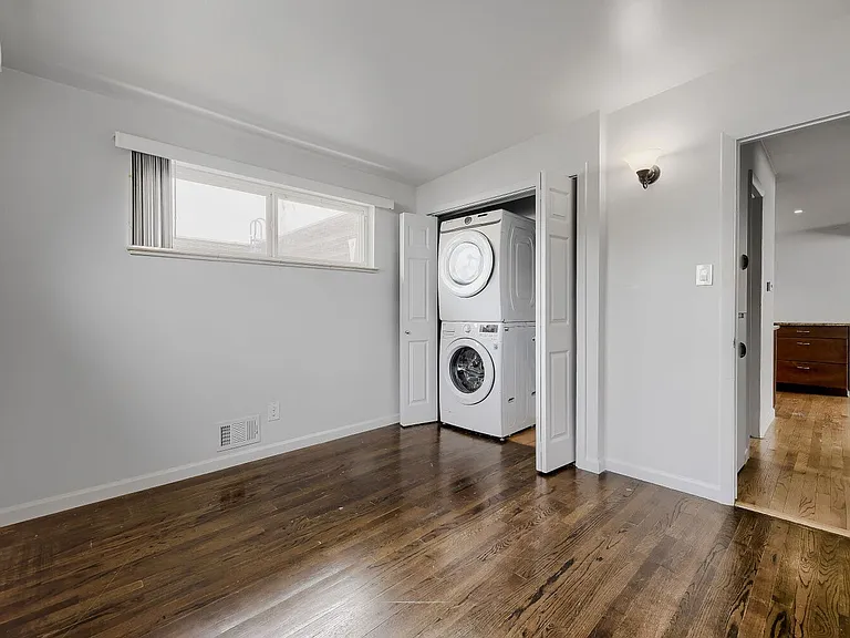 221 S Holly St — Photo 10