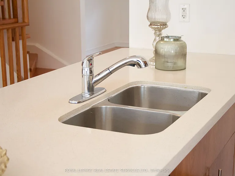 362 Plains Rd E #6 — Photo 3