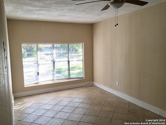 4th image of 5311 Shadow Lake Dr