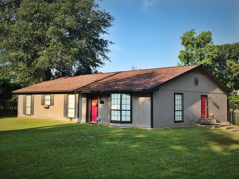 1st image of 219 Texas St