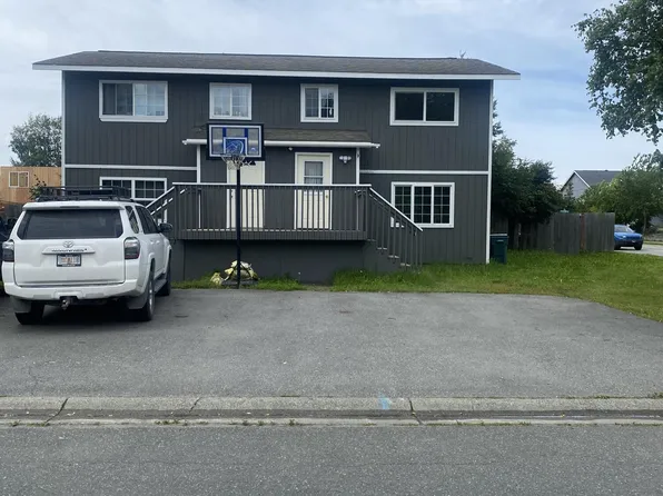 8000 Nadine St, Anchorage, AK 99507