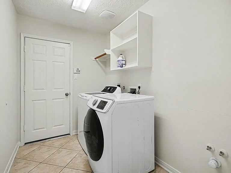 2742 Villa Pisa Ln — Photo 17