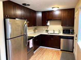 1821 6th Ave W APT 4, Seattle, WA 98119