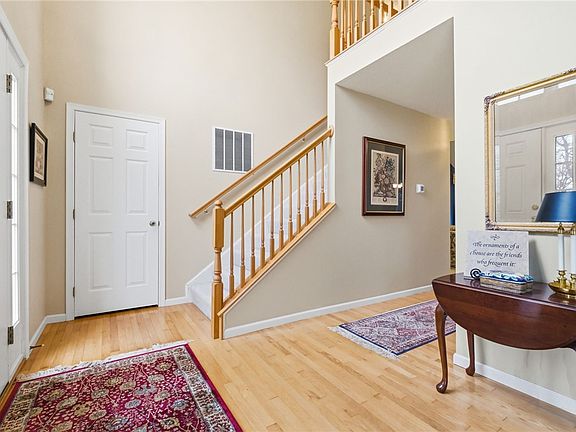 4th image of 6855 Stephanie Ct