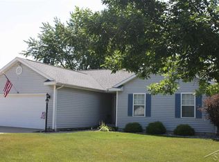 11137 Moorfield Dr, Freeland, MI 48623