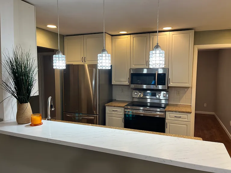 301 S Village Dr — Photo 9