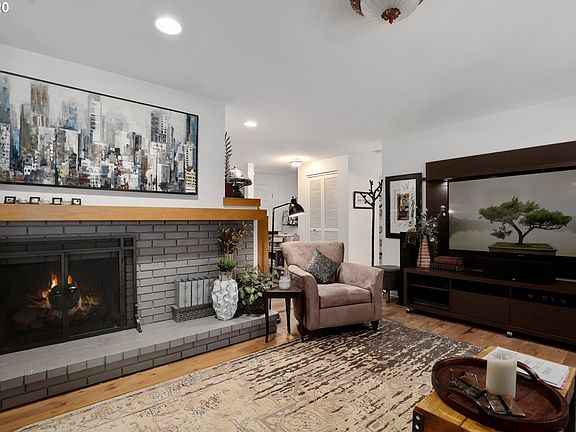 5th image of 4862 Indian Creek Ct