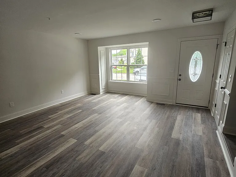 1214 Splashing Brook Dr — Photo 2