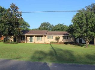 369 Ridge Ln, Kilgore, TX 75662