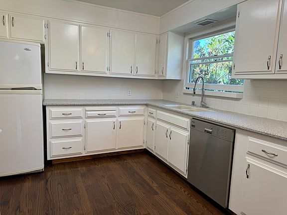 3rd image of 1800 Edgewood Ln