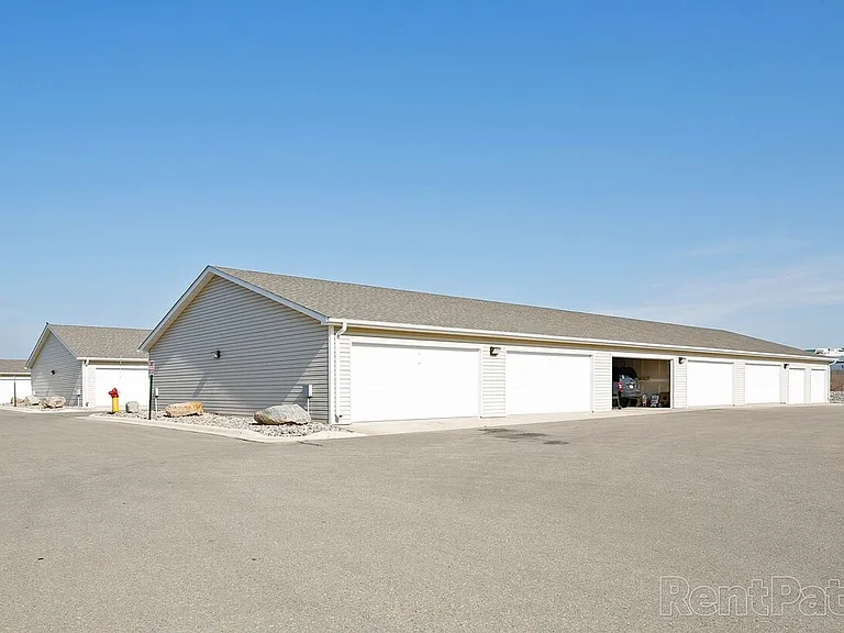 Northern Plains Apartments — Photo 15