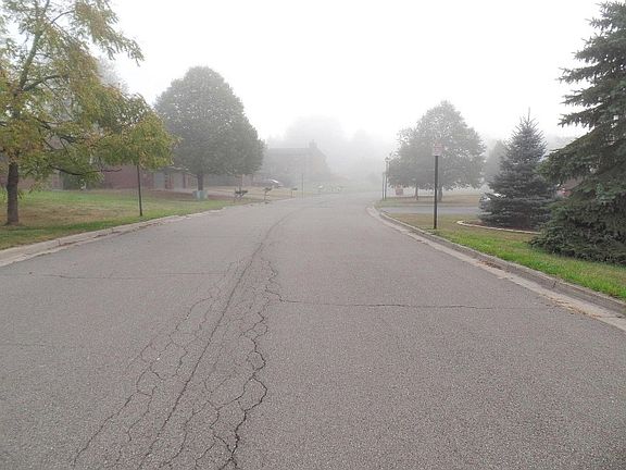 5th image of 39 Carol Ct