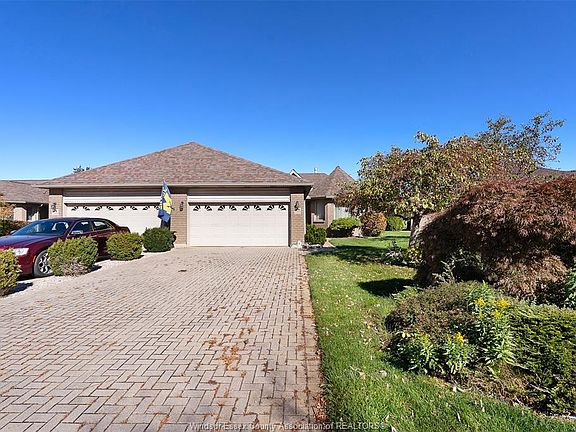 3rd image of 1353 Imperial Cres