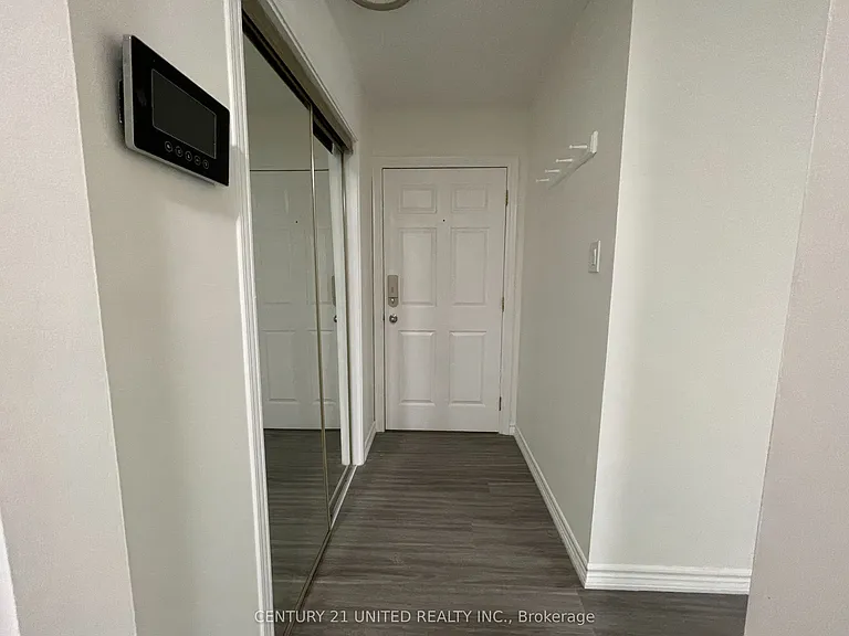 174.5 Hunter St W #9 — Photo 2