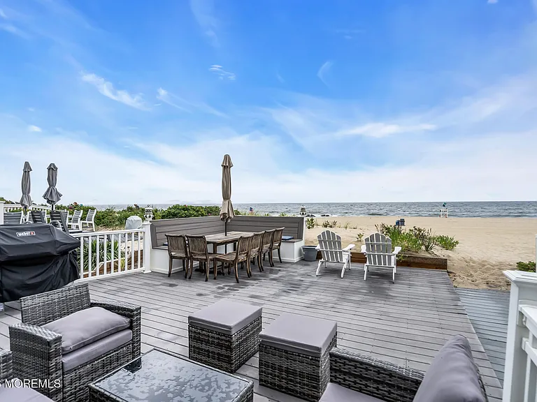 55 Beach Front — Photo 47